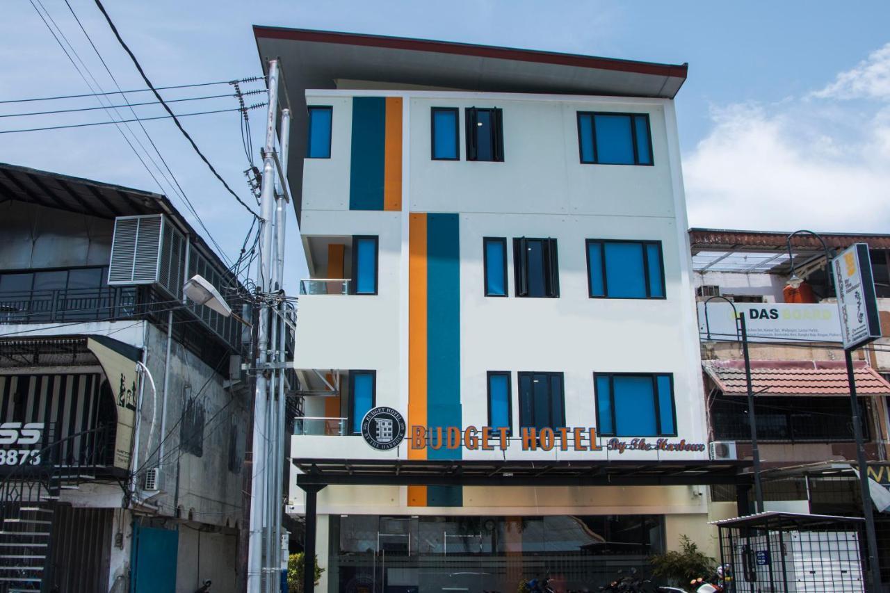 Oyo 592 Budget Hotel By The Harbour Padang  Buitenkant foto