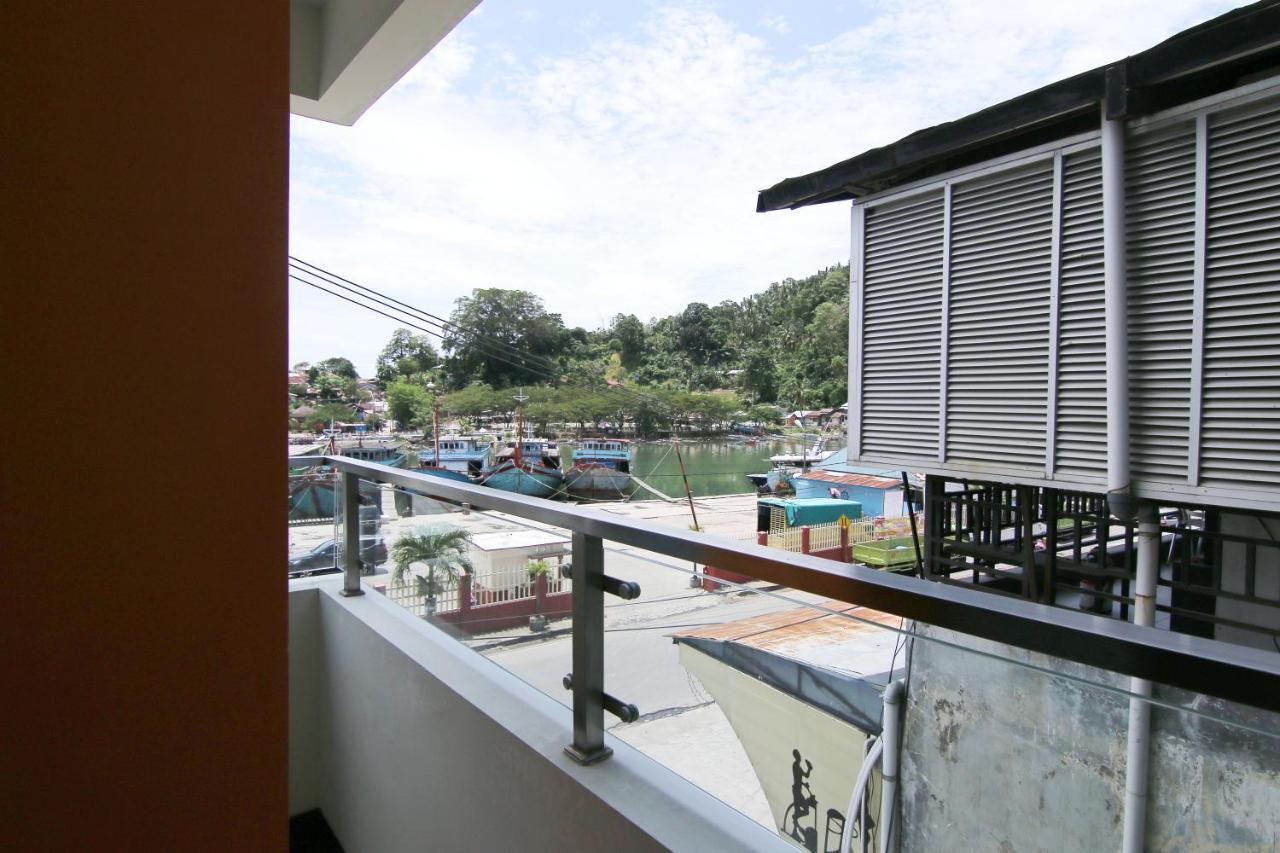 Oyo 592 Budget Hotel By The Harbour Padang  Buitenkant foto