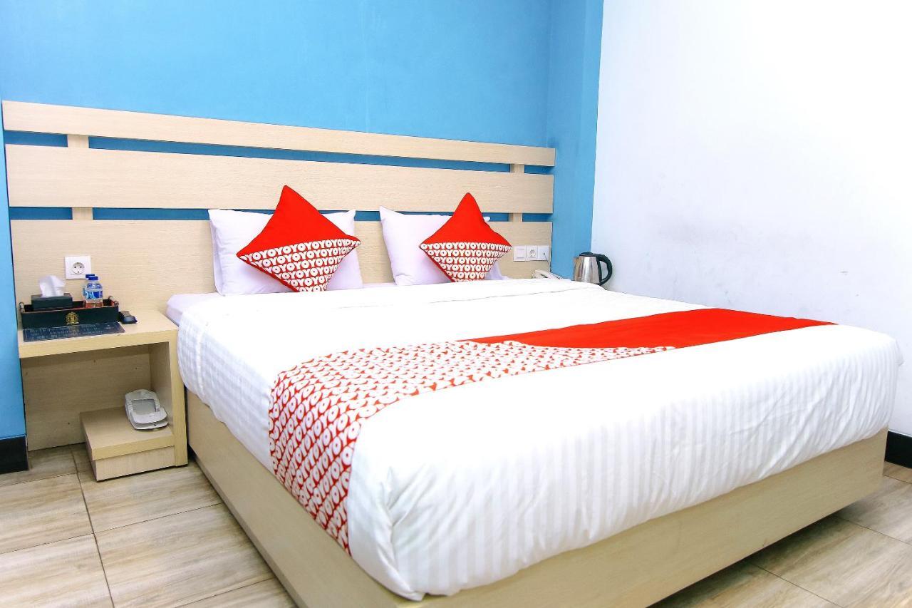 Oyo 592 Budget Hotel By The Harbour Padang  Buitenkant foto